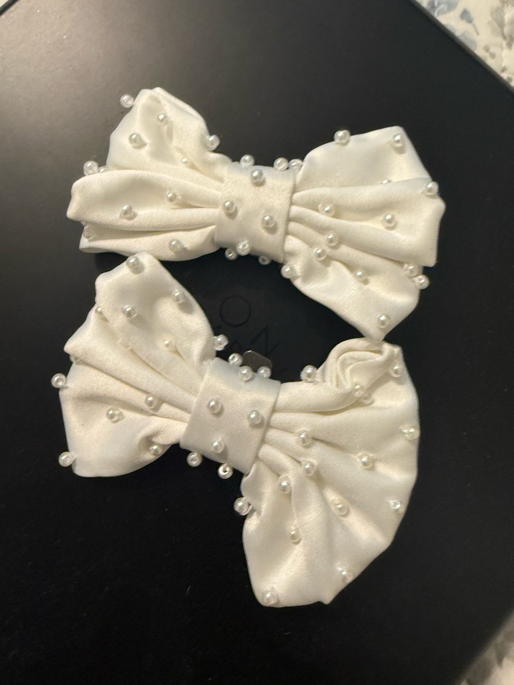 Pashion Footwear Pearl Mini Bow Shoe Clips